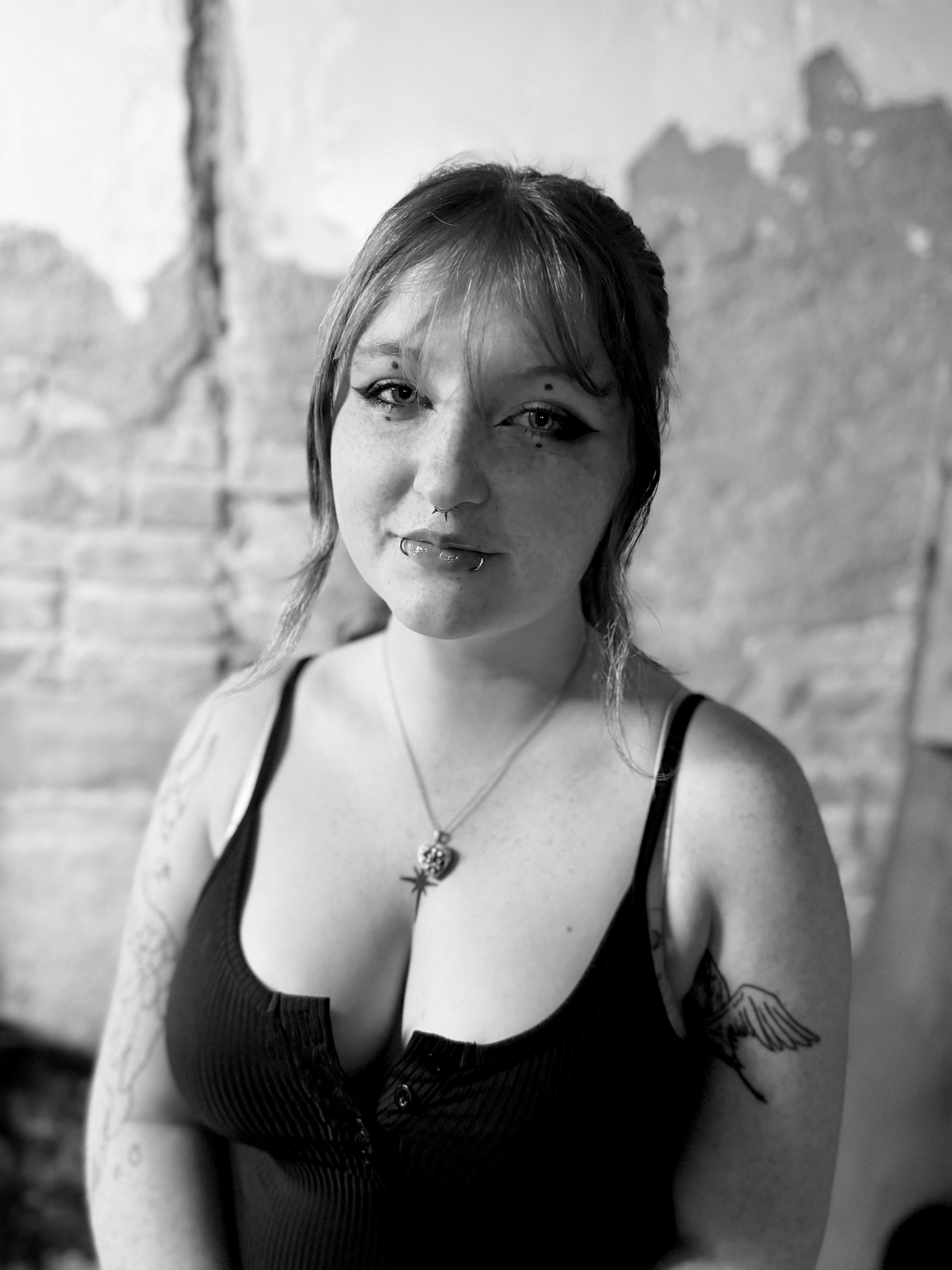 Echo handpoke tattoo artist